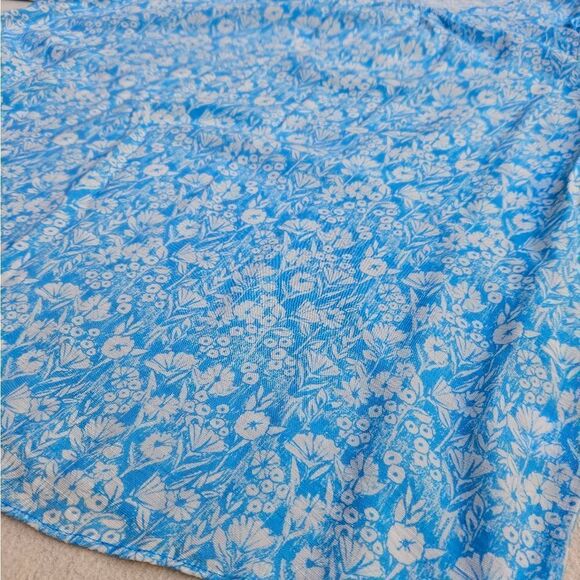 Lauren Conrad blue and white floral shirt - Picture 9 of 14